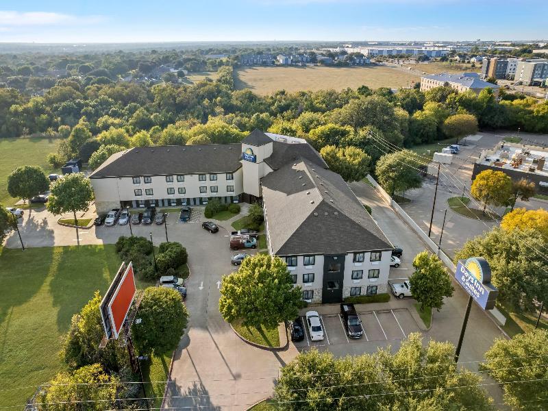 Days Inn & Suites by Wyndham DeSoto image