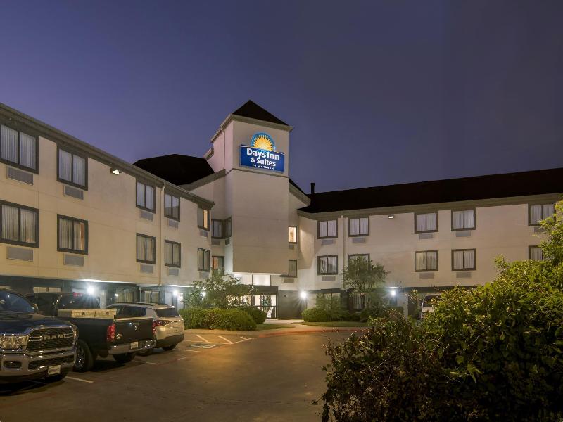 Days Inn & Suites by Wyndham DeSoto image
