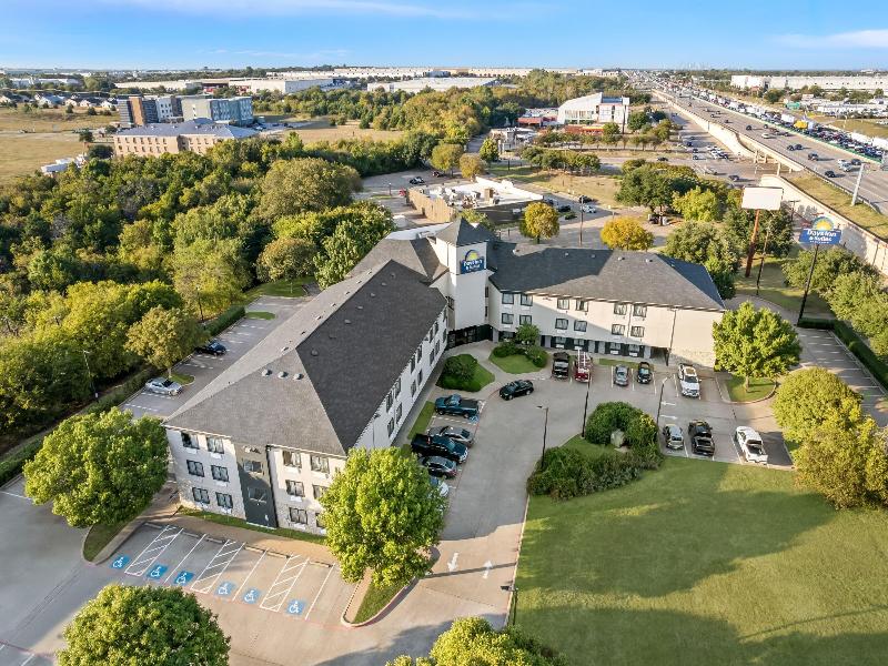 Days Inn & Suites by Wyndham DeSoto image