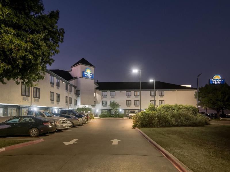 Days Inn & Suites by Wyndham DeSoto image