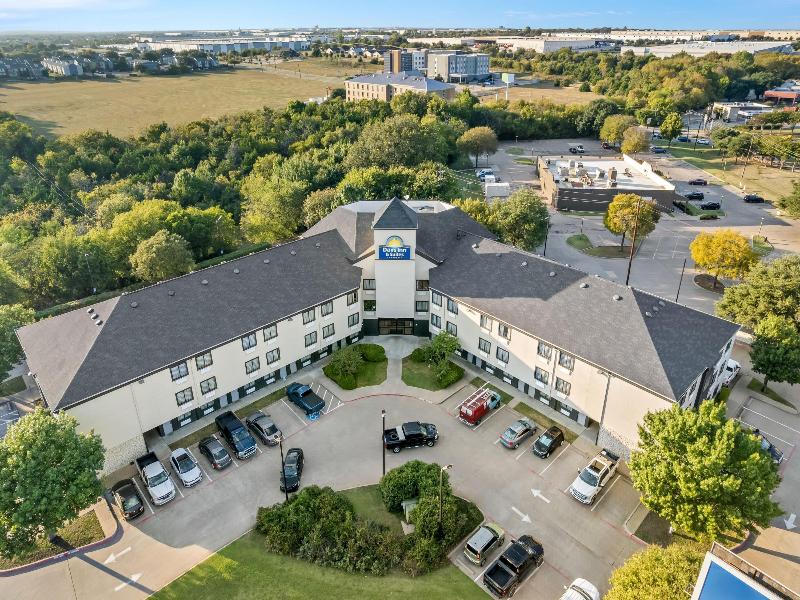 Days Inn & Suites by Wyndham DeSoto image