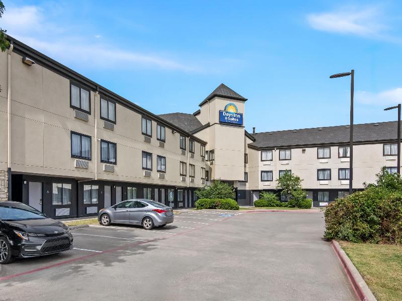 Days Inn & Suites by Wyndham DeSoto image