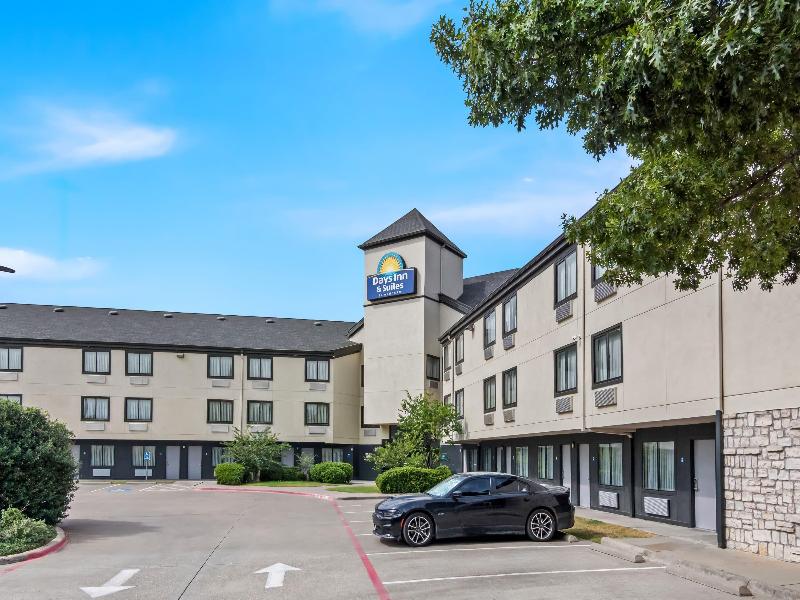 Days Inn & Suites by Wyndham DeSoto image