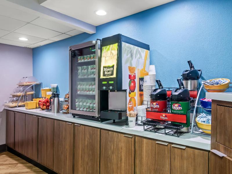 Days Inn & Suites by Wyndham DeSoto image