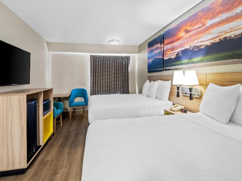 Days Inn & Suites by Wyndham DeSoto image