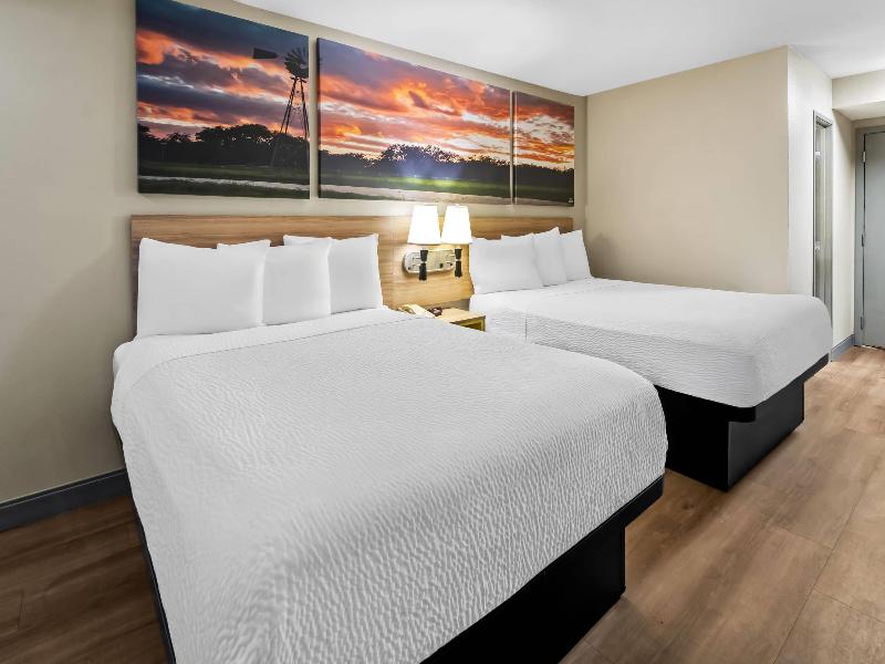 Days Inn & Suites by Wyndham DeSoto image