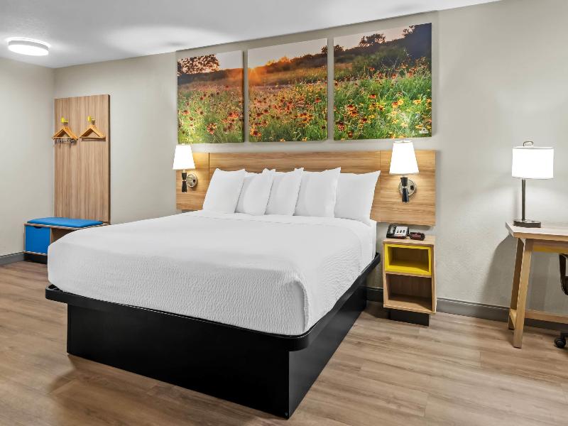 Days Inn & Suites by Wyndham DeSoto image