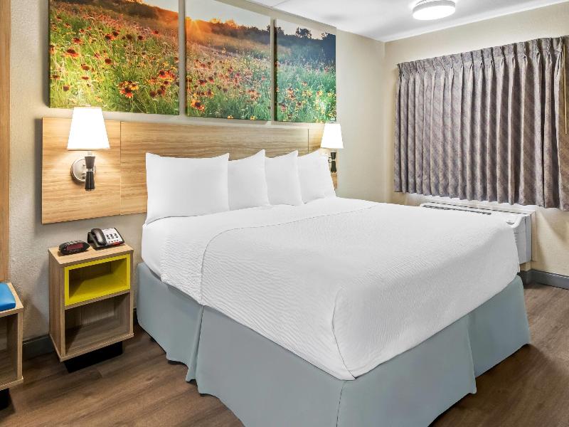 Days Inn & Suites by Wyndham DeSoto image