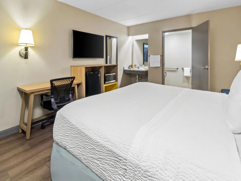 Days Inn & Suites by Wyndham DeSoto image
