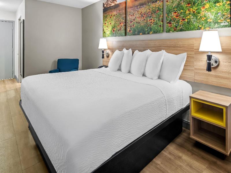 Days Inn & Suites by Wyndham DeSoto image