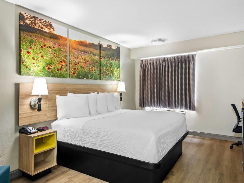 Days Inn & Suites by Wyndham DeSoto image