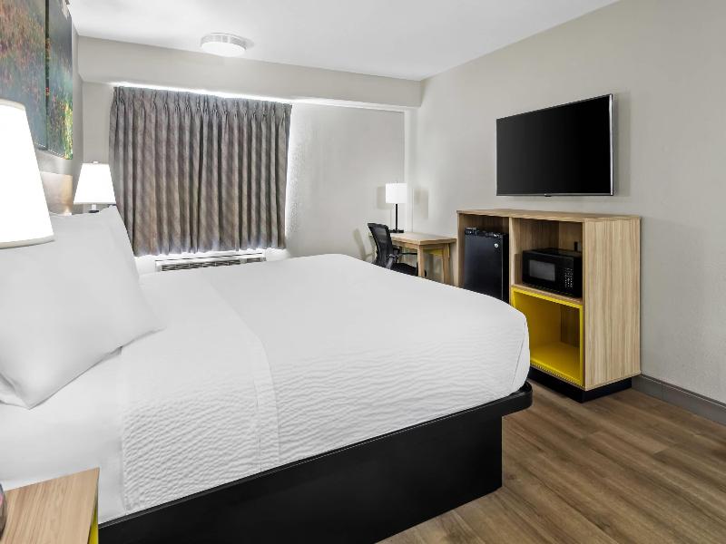 Days Inn & Suites by Wyndham DeSoto image