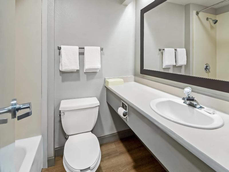 Days Inn & Suites by Wyndham DeSoto image