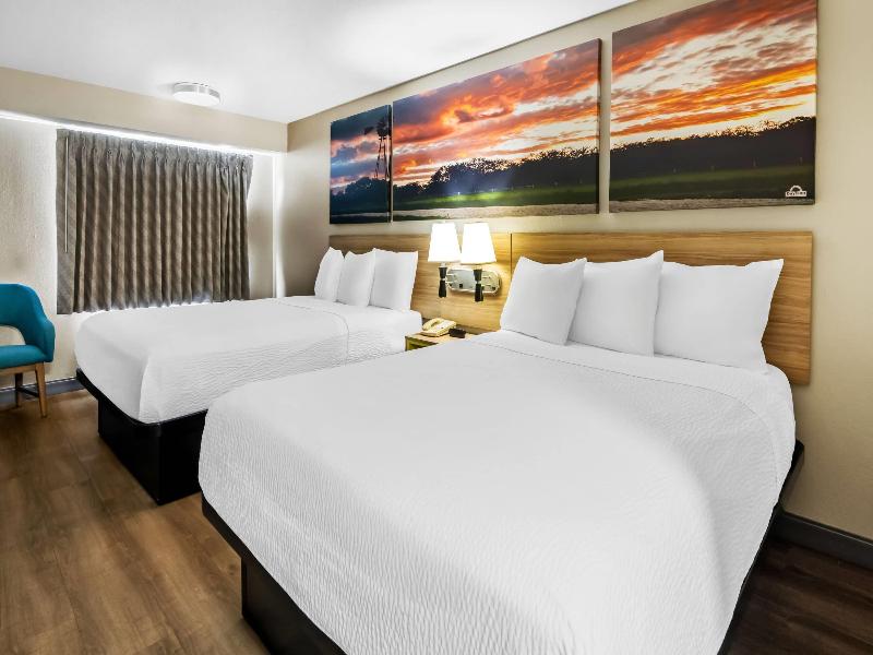 Days Inn & Suites by Wyndham DeSoto image