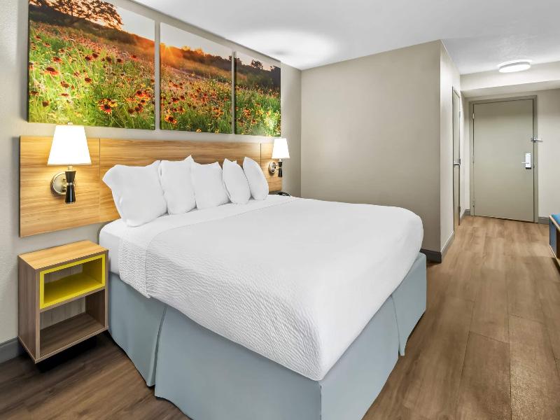 Days Inn & Suites by Wyndham DeSoto image
