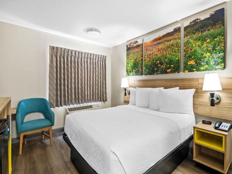 Days Inn & Suites by Wyndham DeSoto image