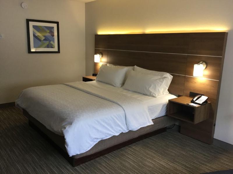 Holiday Inn Express Easton image