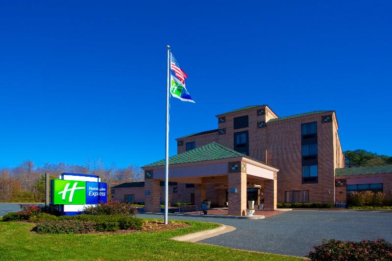 Holiday Inn Express Easton image