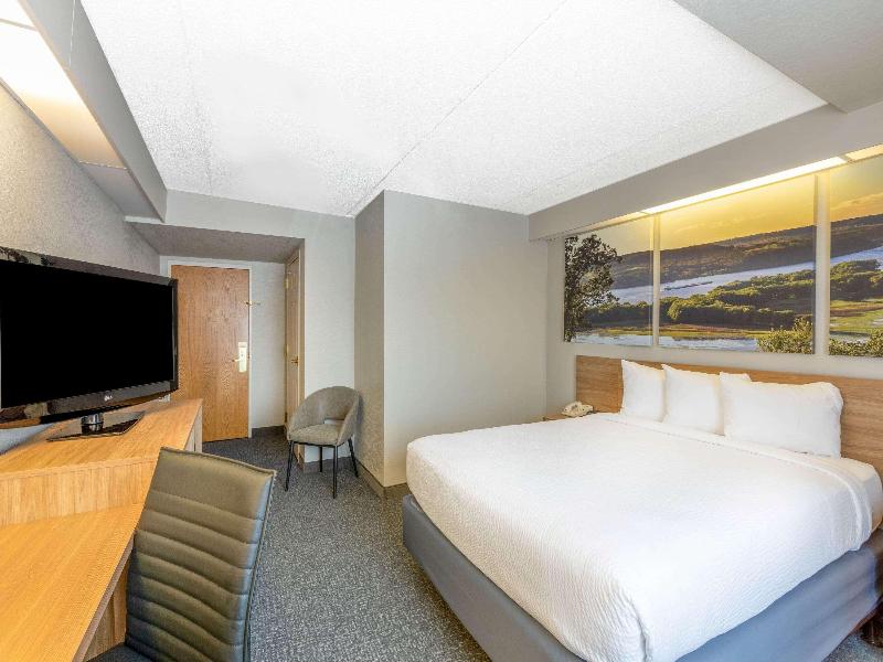 DOUBLE Accessible-Queen Size Bed