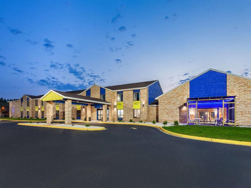 Days Inn By Wyndham Eagle River image