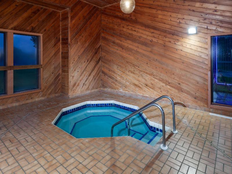 Days Inn By Wyndham Eagle River image