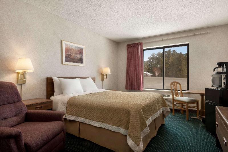 Days Inn By Wyndham Eagle River image