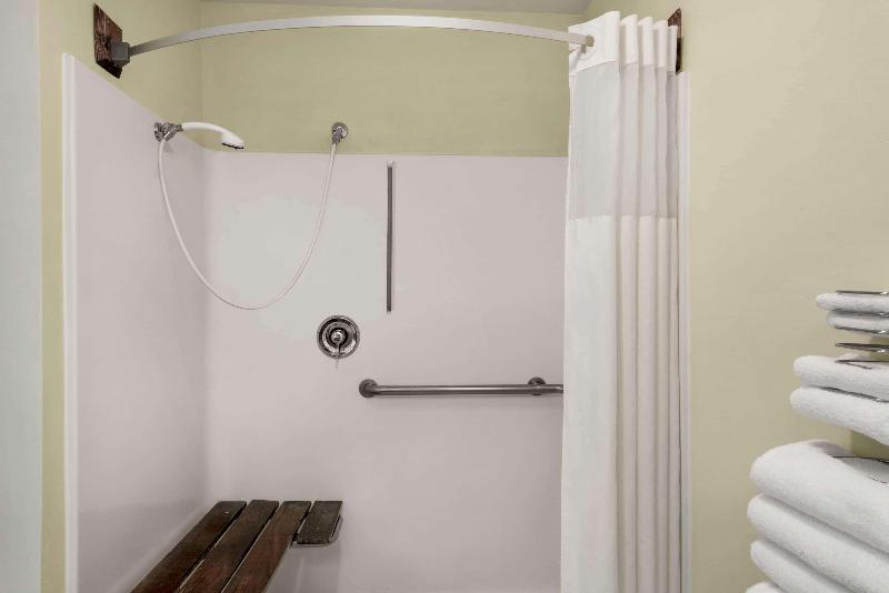 Days Inn By Wyndham Eagle River image