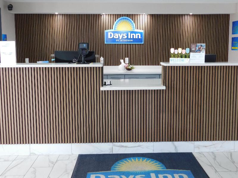 Days Inn by Wyndham Effingham — view