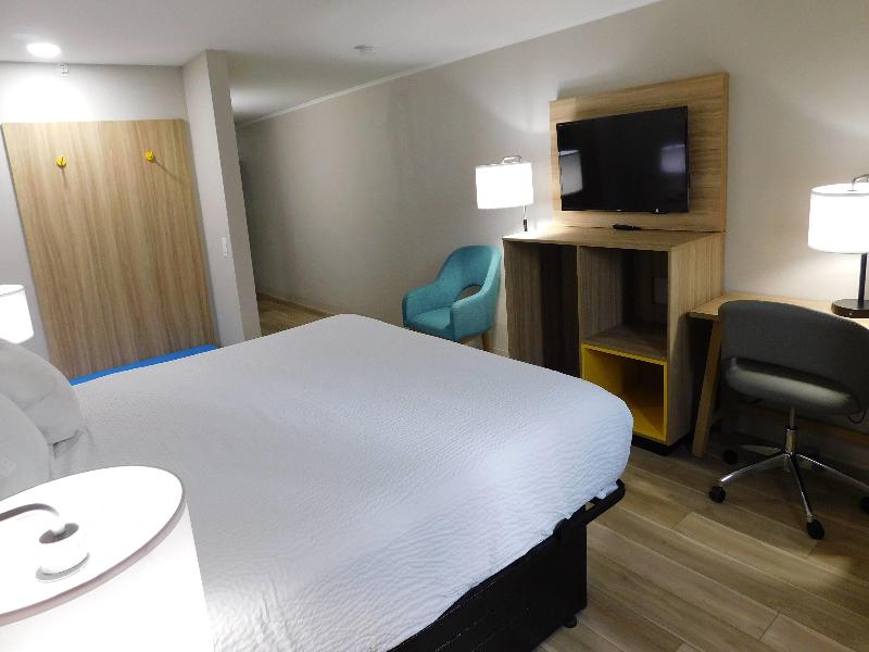 Days Inn by Wyndham Effingham 5