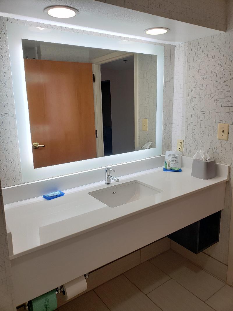 Holiday Inn Express Edgewood-Aberdeen-Bel Air HAB