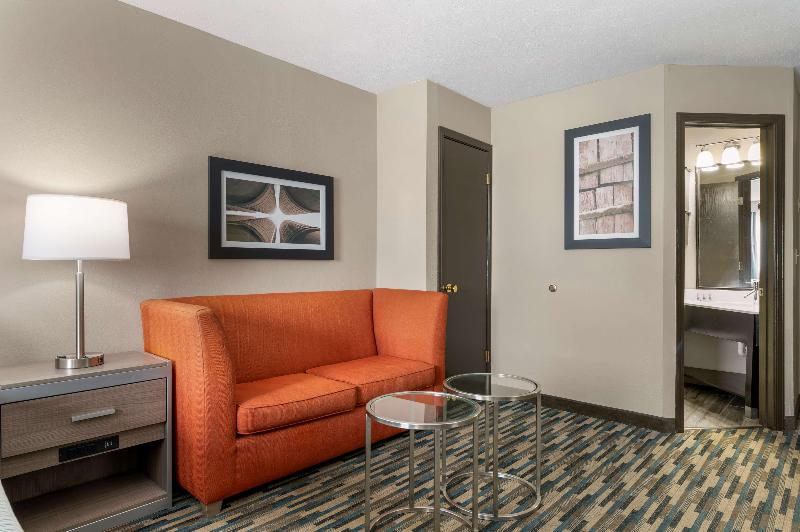 Best Western Edinburgh/Columbus image