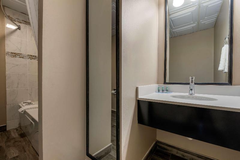 Best Western Edinburgh/Columbus image