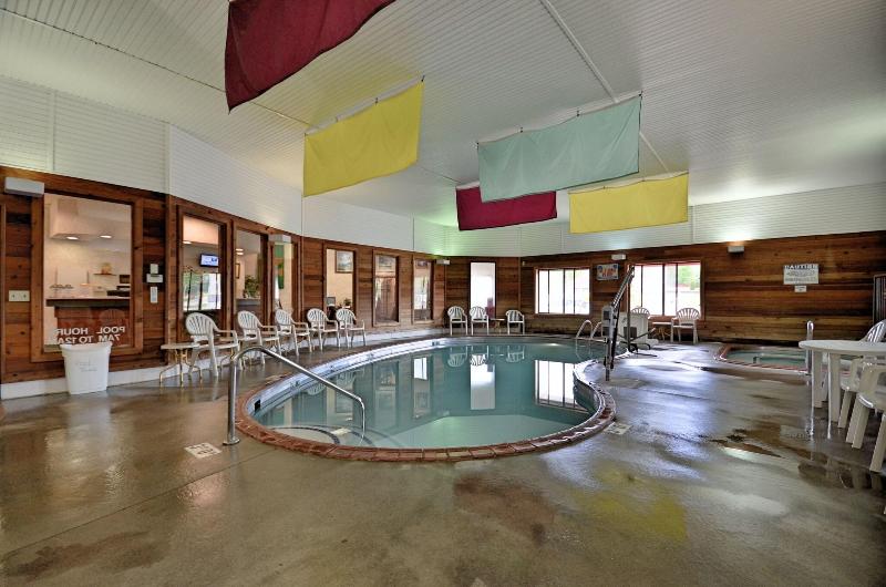 Days Inn by Wyndham Marquette image