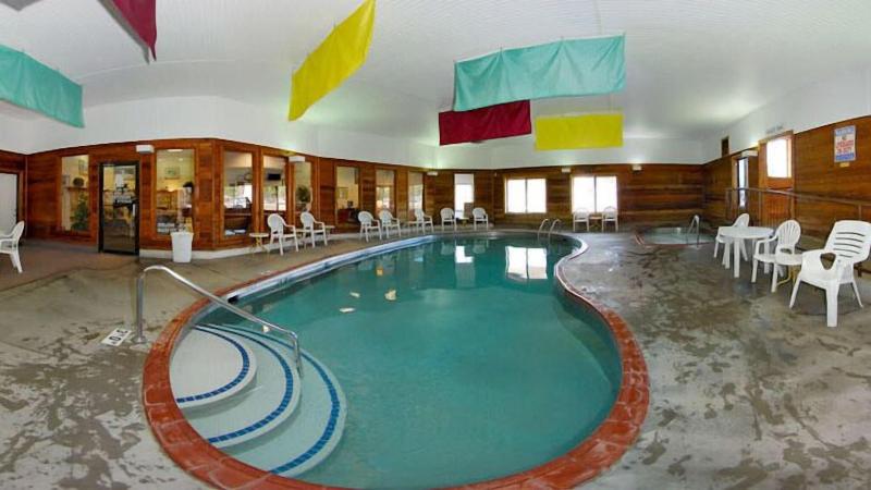 Days Inn by Wyndham Marquette image