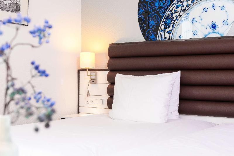Golden Tulip Hotel Central image