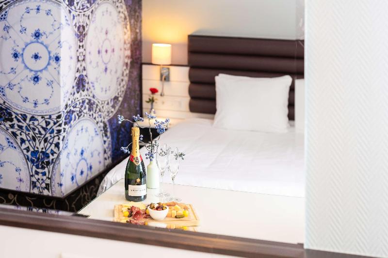 Golden Tulip Hotel Central image