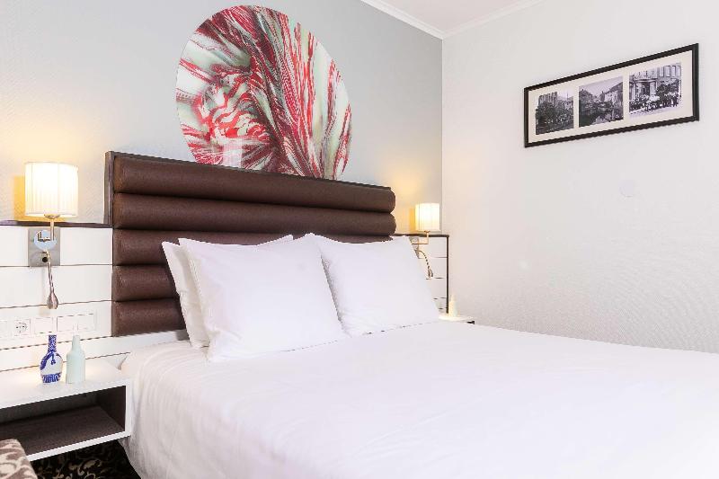Golden Tulip Hotel Central image