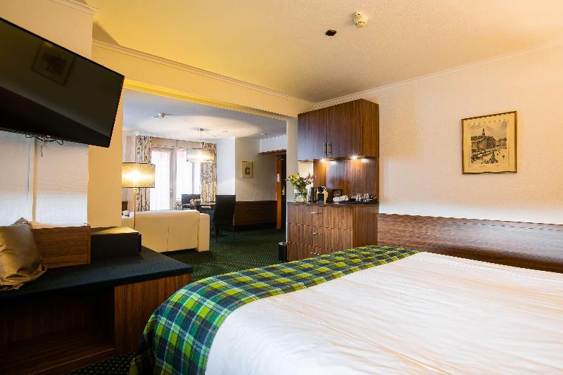 Golden Tulip Hotel Central image
