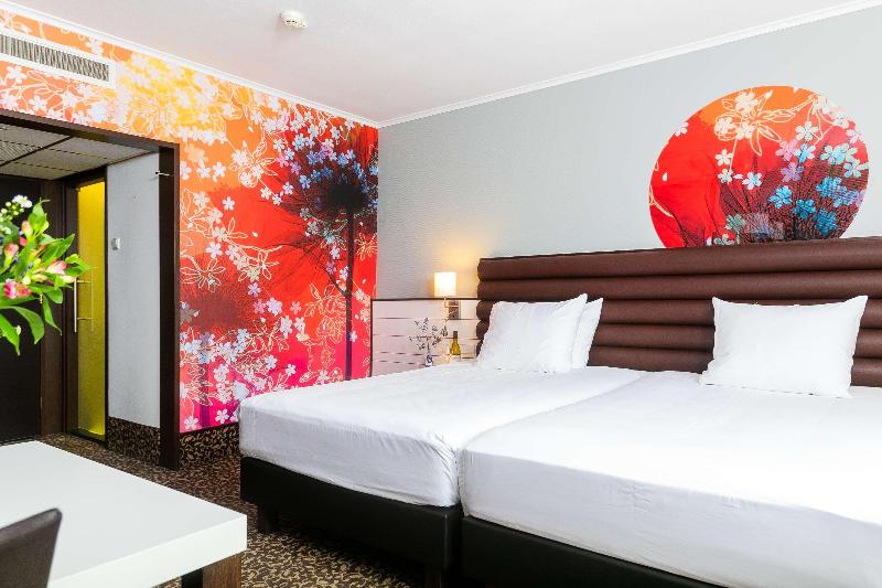 Golden Tulip Hotel Central image