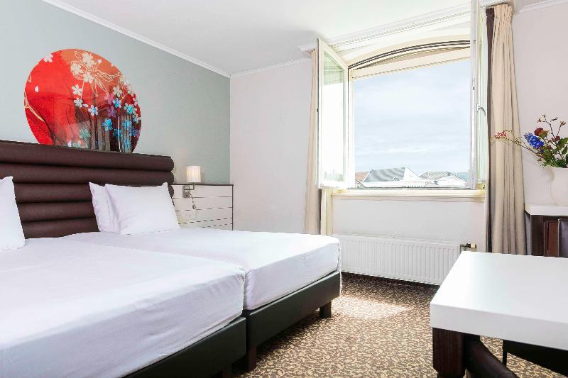 Golden Tulip Hotel Central image