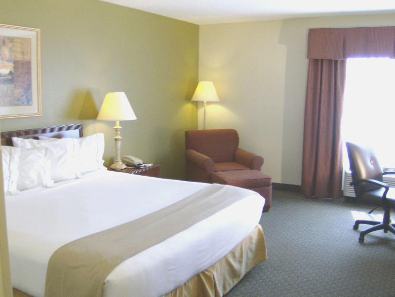 Holiday Inn Express Evansville - West photo 9