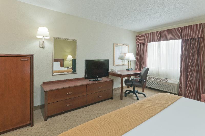 Holiday Inn Express Evansville - West photo 11
