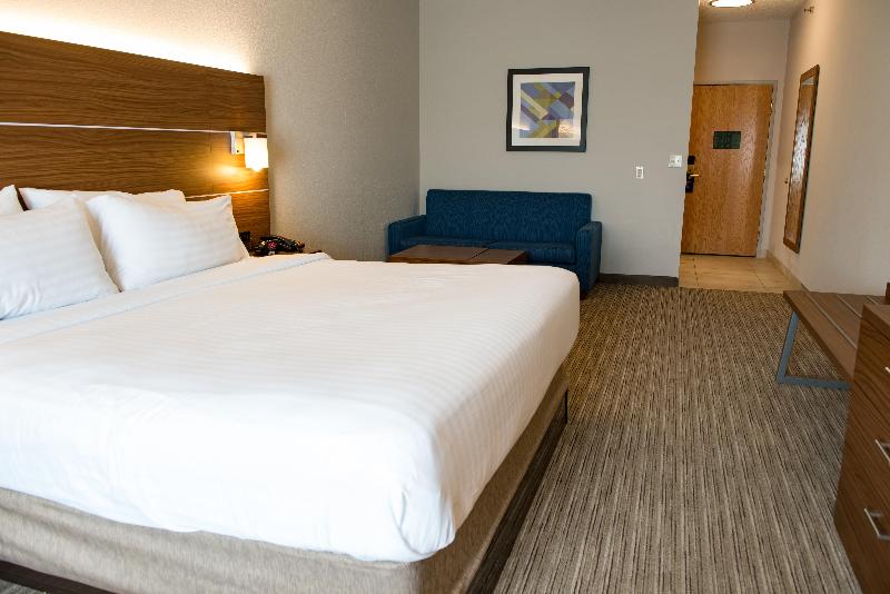 Holiday Inn Express & Suites Elkhart-South photo 8
