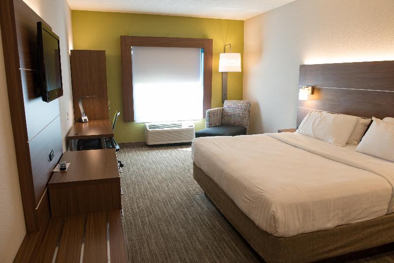 Holiday Inn Express & Suites Elkhart-South photo 13