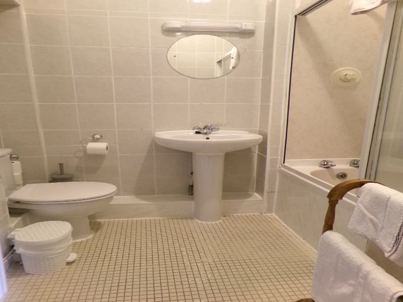 Averon Guest House image