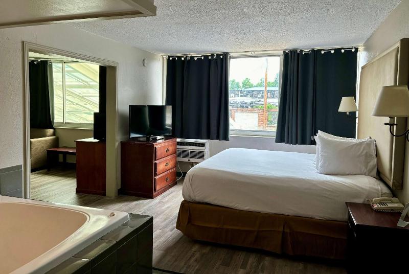 Baymont by Wyndham Keokuk image
