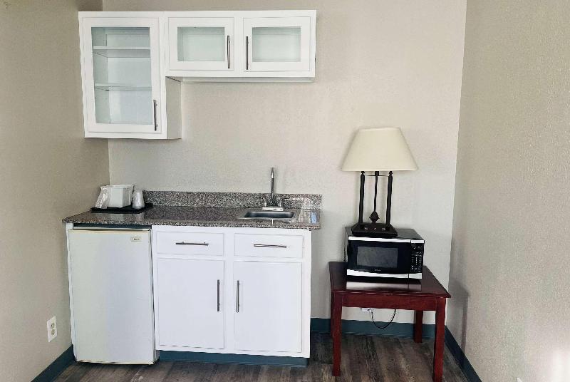 Baymont by Wyndham Keokuk image