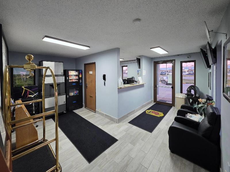 Super 8 by Wyndham Emporia image