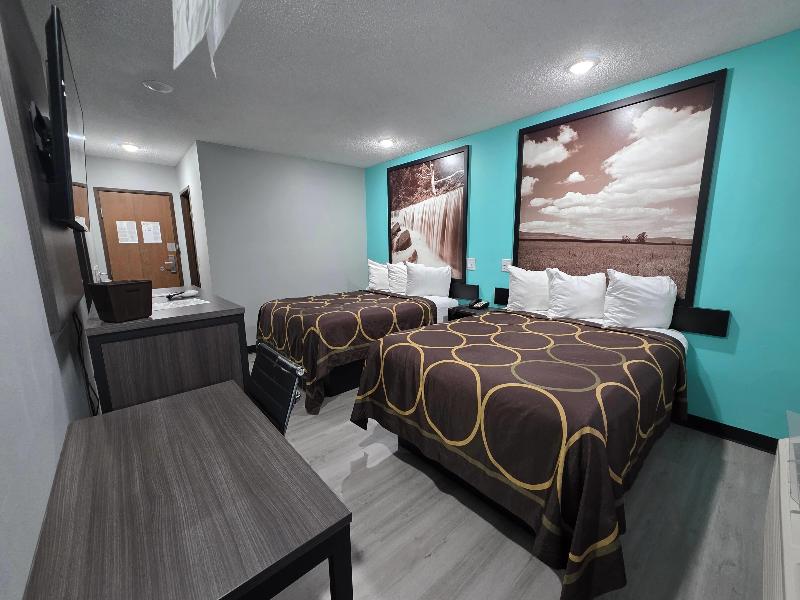 Super 8 by Wyndham Emporia image