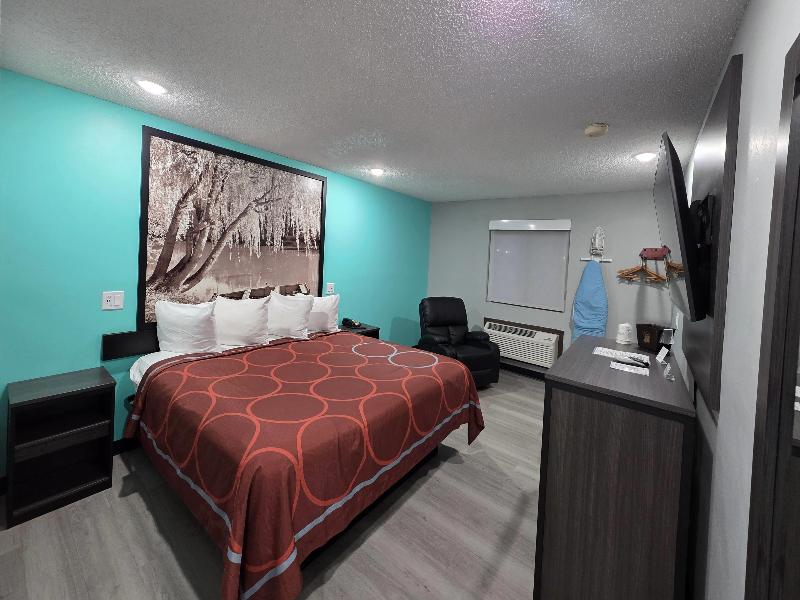 Super 8 by Wyndham Emporia image